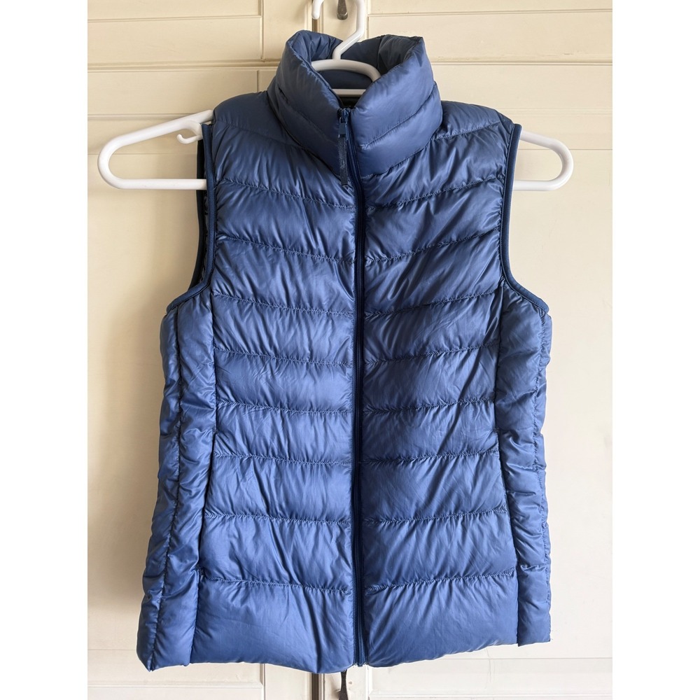 Uniqlo Womens Ultra Light Down Vest Blue Full Zip Puffer Small 212-078973-34-04